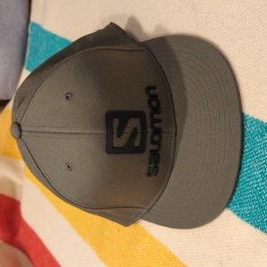 Salomon fitted flat brim trucker cap - stretch fit